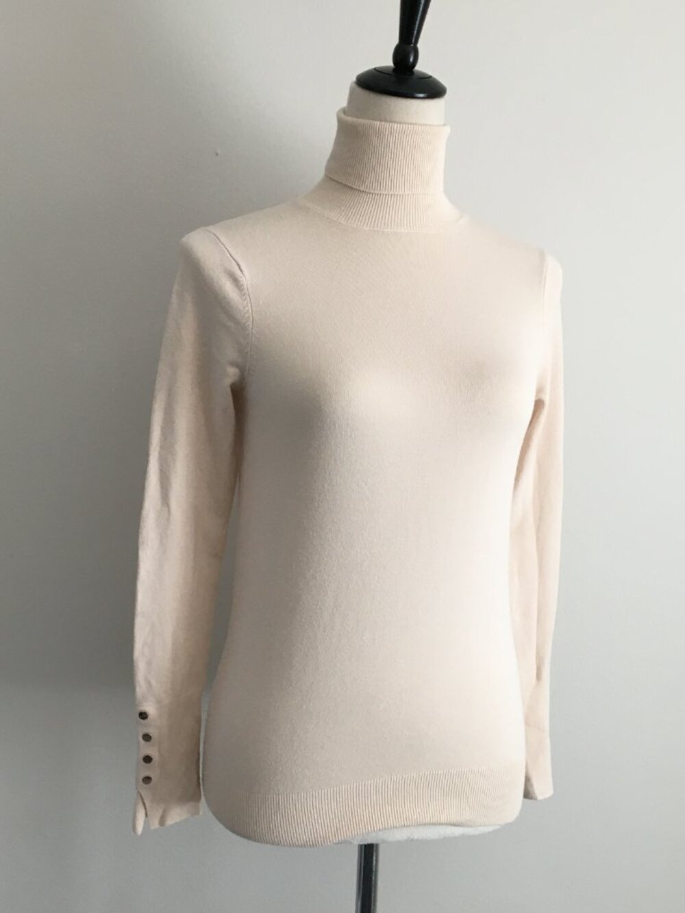 ZARA Knit Fitted Light Beige Long Sleeve Deco Button Cuff Turtleneck Sweater